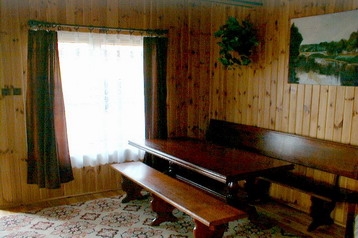 Polska Chata Gulbity, Zewnątrz