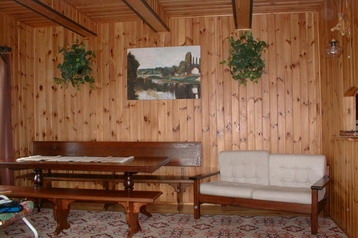 Polska Chata Gulbity, Zewnątrz