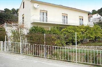 Croaţia Byt Hvar, Exteriorul Croaţia Byt Hvar, Exteriorul