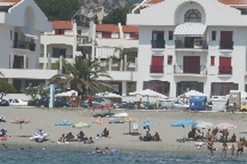 Italia Byt Brancaleone, Exterior