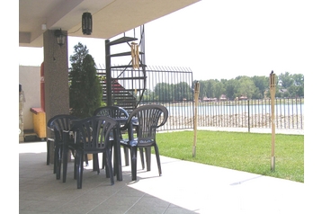 Eslovaquia Byt Senec, Exterior