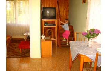 Ungari Privát Dombóvár, Eksterjöör