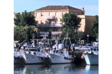 Italia Penzión Cattolica, Exteriorul