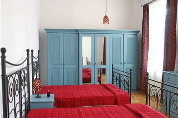Polonia Byt Kraków, Cracovia, Interno