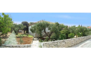 Croaţia Chata Supetar, Exteriorul