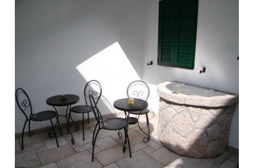 Kroatia Privát Baška, Eksteriør