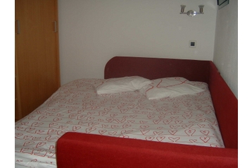 Kroatia Privát Baška, Eksteriør