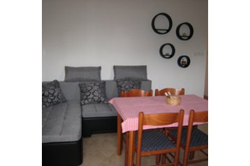 Chorvatsko Privát Njivice, Exteriér