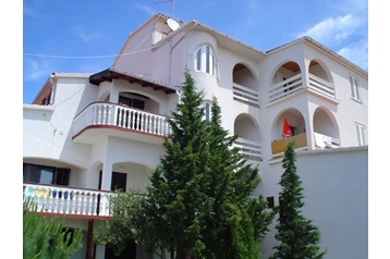 Hrvatska Penzión Potočnica, Eksterijer