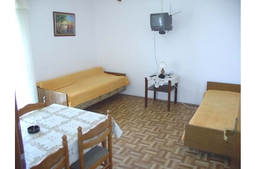 Horvaatia Privát Sućuraj, Eksterjöör