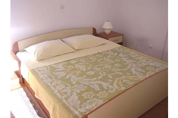 Chorvatsko Privát Zubovići, Exteriér