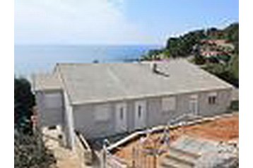 Kroatia Privát Gdinj, Eksteriør