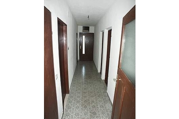 Kroatia Privát Gdinj, Eksteriør