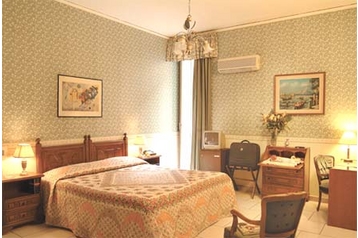 Italija Hotel Napoli, Eksterijer