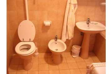 Kroatia Privát Pula, Eksteriør