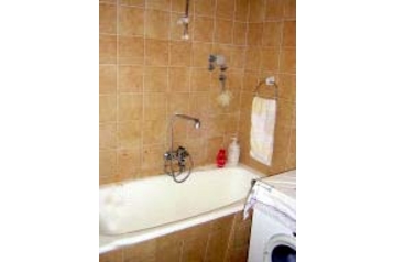 Kroatia Privát Pula, Eksteriør