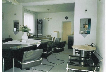 Tšehhi Vabariik Privát Štítary, Eksterjöör