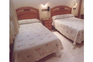 Iспанiя Hotel Мадрид / Madrid, Екстер'єр