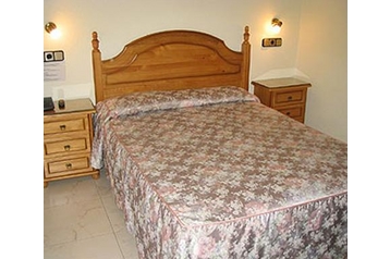 Iспанiя Hotel Мадрид / Madrid, Екстер'єр