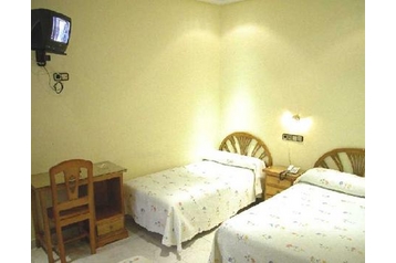 Iспанiя Hotel Мадрид / Madrid, Екстер'єр