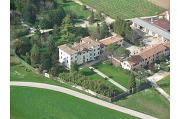 Италия Hotel Povoletto, Екстериор