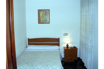 Iспанiя Hotel Мадрид / Madrid, Екстер'єр