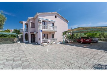 Chorvatsko Privát Kornić, Exteriér