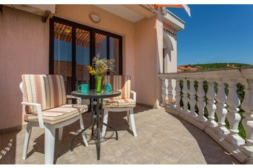 Chorvatsko Privát Kornić, Exteriér