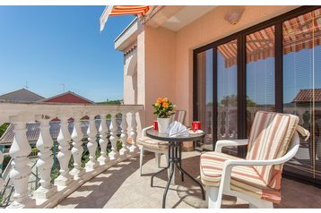 Chorvatsko Privát Kornić, Exteriér