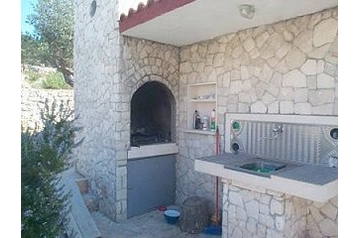 Kroatia Privát Vinišće, Eksteriør