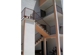 Kroatia Privát Vinišće, Eksteriør