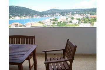 Kroatia Privát Vinišće, Eksteriør