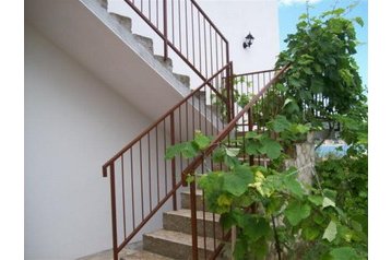 Kroatia Privát Vinišće, Eksteriør