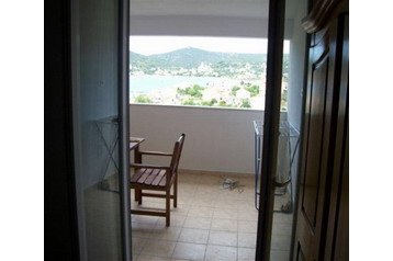 Kroatia Privát Vinišće, Eksteriør