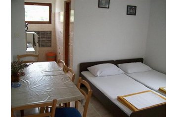 Kroatia Privát Vinišće, Eksteriør