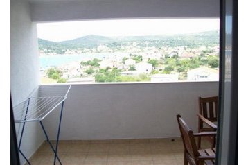 Kroatia Privát Vinišće, Eksteriør