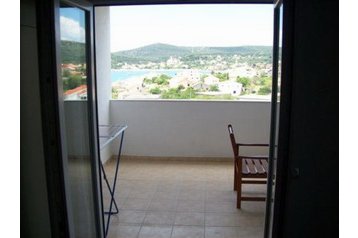 Kroatia Privát Vinišće, Eksteriør