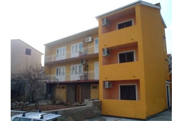 Horvaatia Privát Cres, Eksterjöör