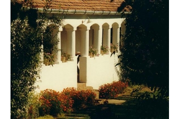 Magyarország Privát Regenye, Exteriőr