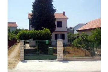 Chorvatsko Byt Pirovac, Exteriér