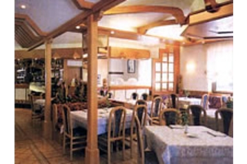 Italia Penzión Giusvalla, Esterno