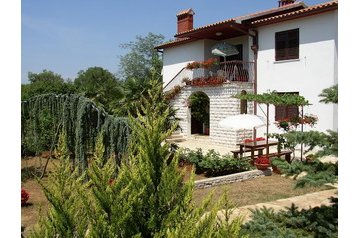 Kroatien Byt Pula, Exterieur