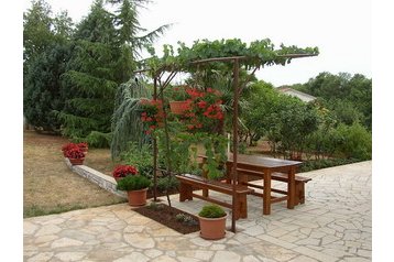 Kroatia Byt Pula, Eksteriør