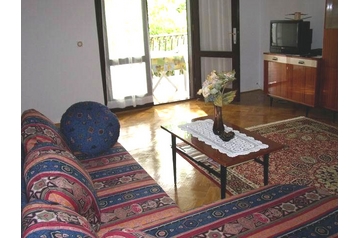 Kroatien Byt Pula, Exterieur