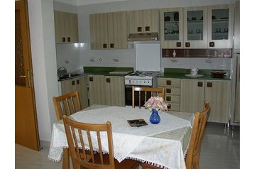 Kroatien Byt Pula, Exterieur