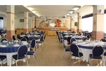 Viesnīca Cesenatico 9