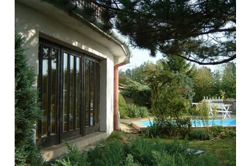 Czechy Chata Petrovice, Zewnątrz