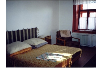 Węgry Chata Sárazsadány, Zewnątrz