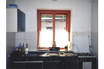 Węgry Chata Sárazsadány, Zewnątrz