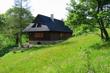 Slovensko Chata Huty, Exteriér